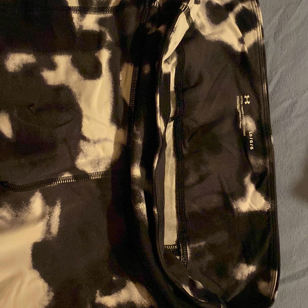 Under Armour fitted ankle leggings